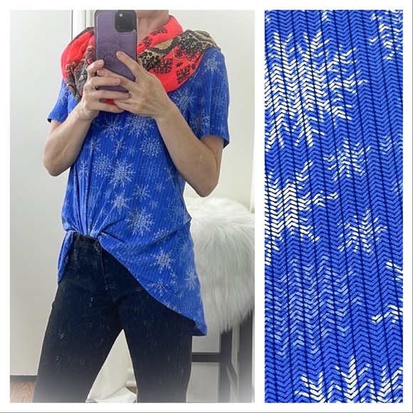 💕Beautiful Like new Lularoe Snowflakes Tunic Top💕 - Picture 1 of 10